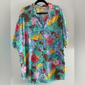 Victoria Jones Woman Tropical Floral Button-Up Shirt